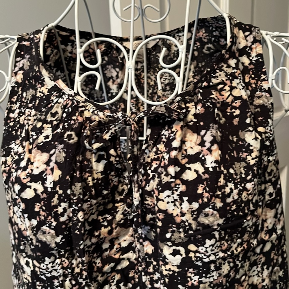 Top - Picture 2 of 2